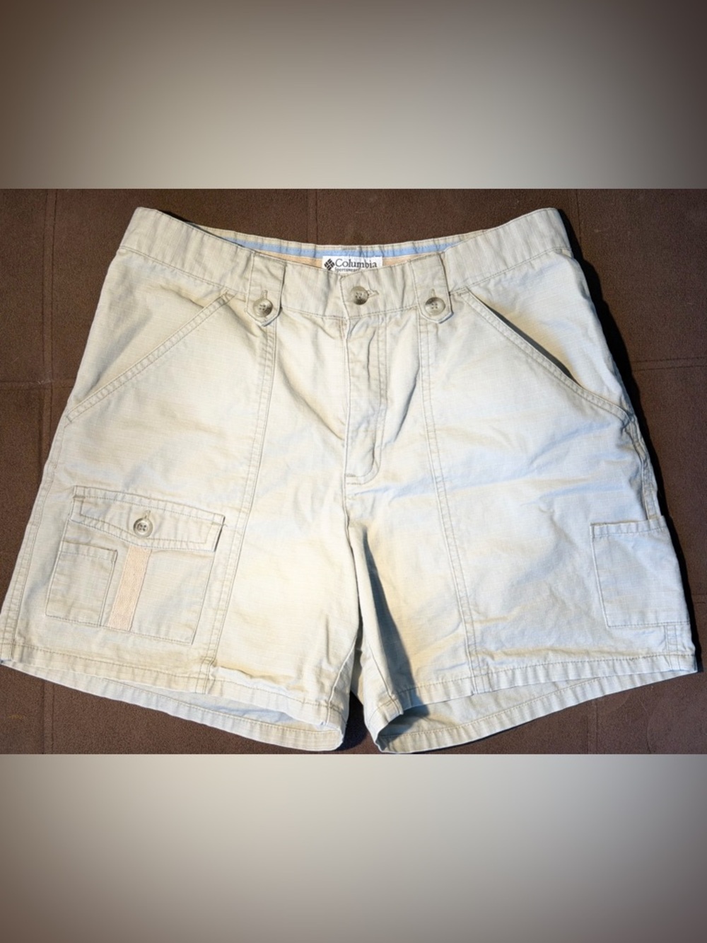 Columbia women's Khaki Cargo Shorts - Light Tan